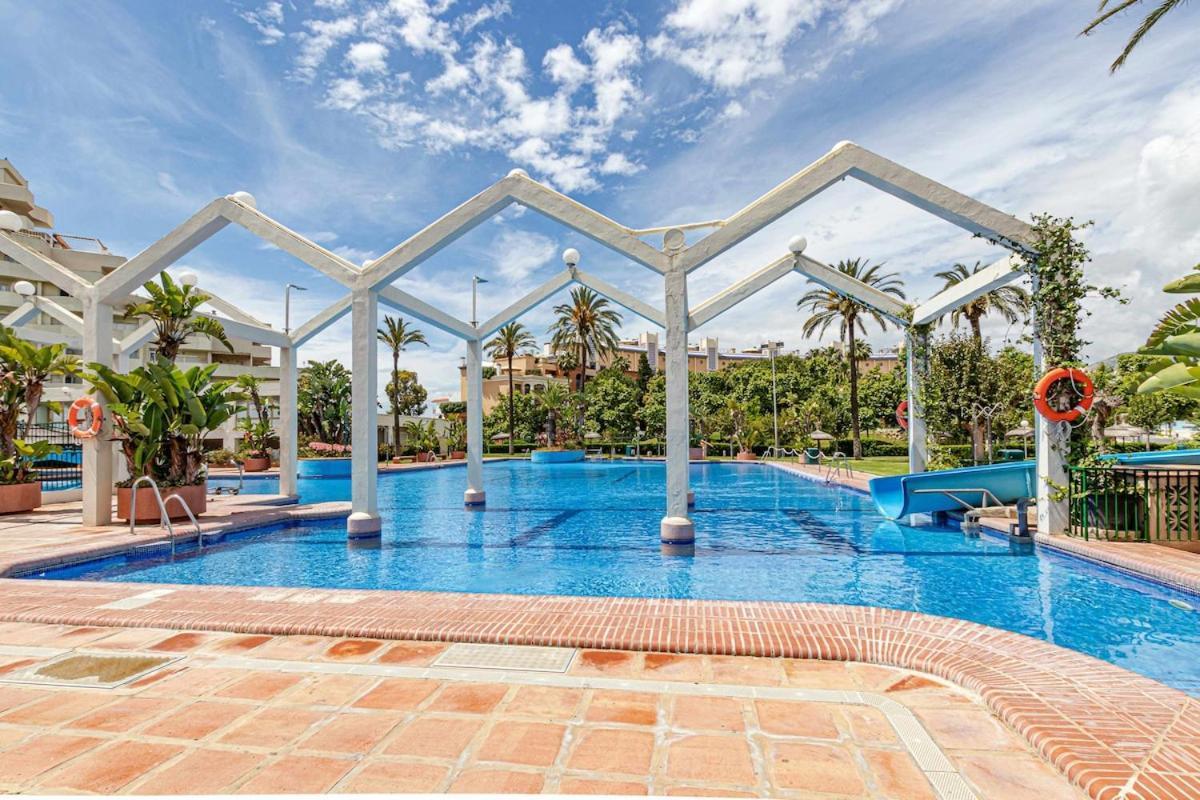797 Holiday Rentals - Benalbeach- Moderno Piso Para 5 Con Vistas Al Mar Benalmadena Exterior photo