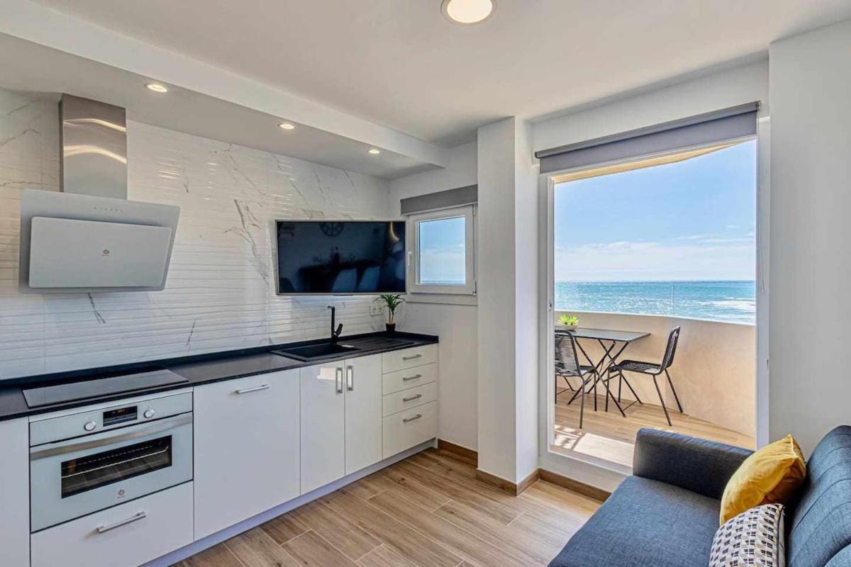 797 Holiday Rentals - Benalbeach- Moderno Piso Para 5 Con Vistas Al Mar Benalmadena Exterior photo