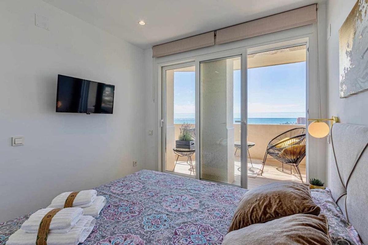 797 Holiday Rentals - Benalbeach- Moderno Piso Para 5 Con Vistas Al Mar Benalmadena Exterior photo