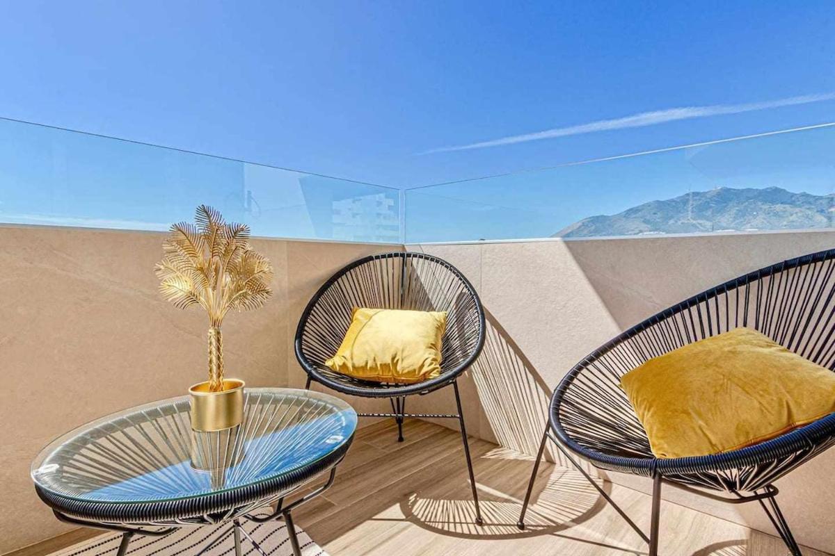 797 Holiday Rentals - Benalbeach- Moderno Piso Para 5 Con Vistas Al Mar Benalmadena Exterior photo
