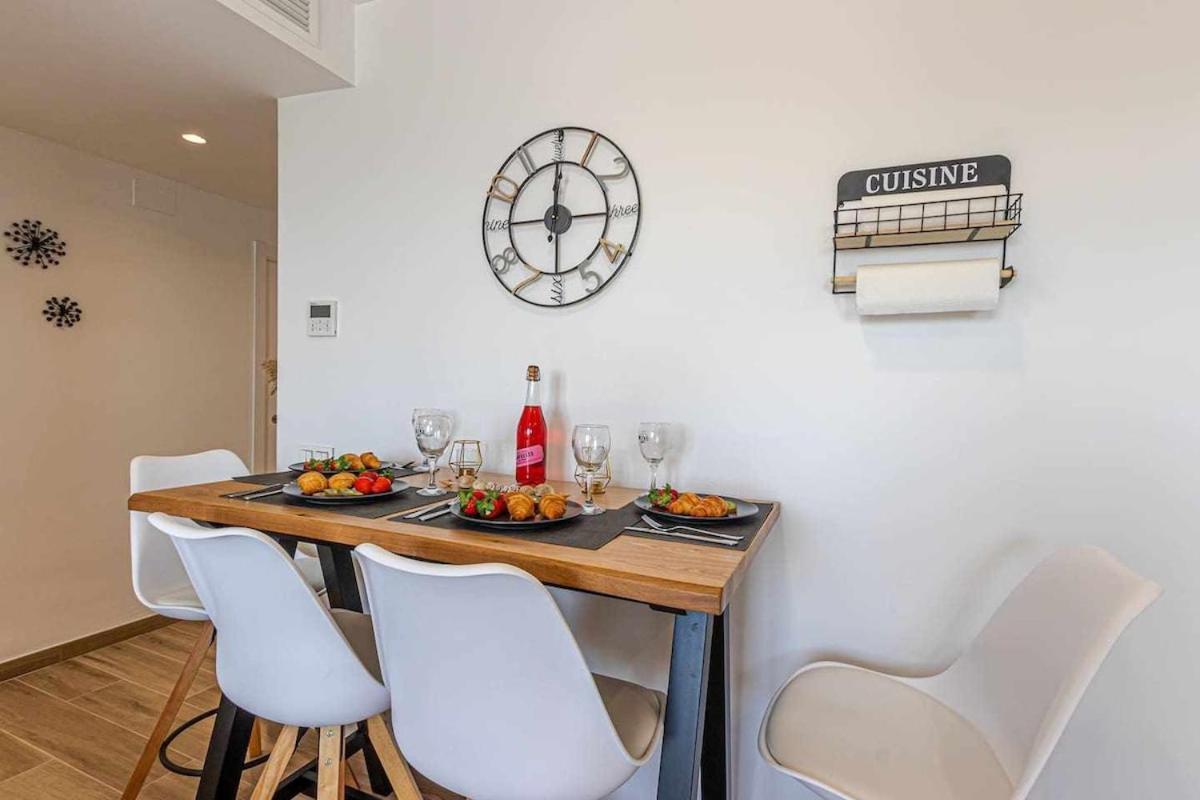 797 Holiday Rentals - Benalbeach- Moderno Piso Para 5 Con Vistas Al Mar Benalmadena Exterior photo