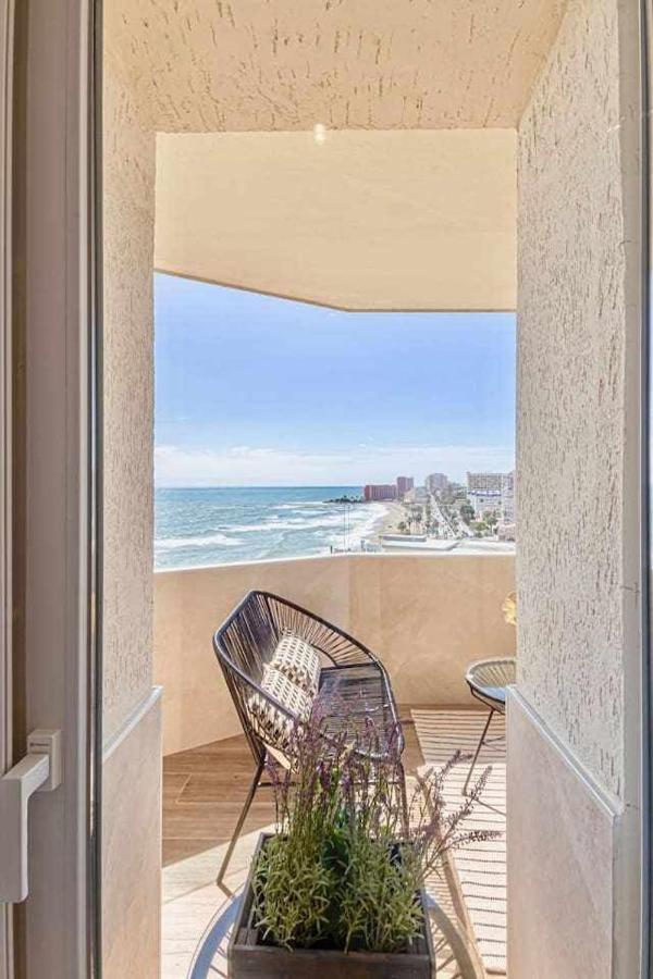 797 Holiday Rentals - Benalbeach- Moderno Piso Para 5 Con Vistas Al Mar Benalmadena Exterior photo
